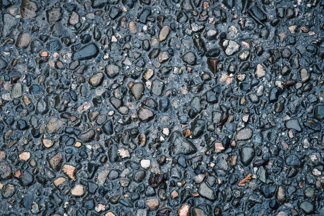 Various innovative materials used in modern road pavements