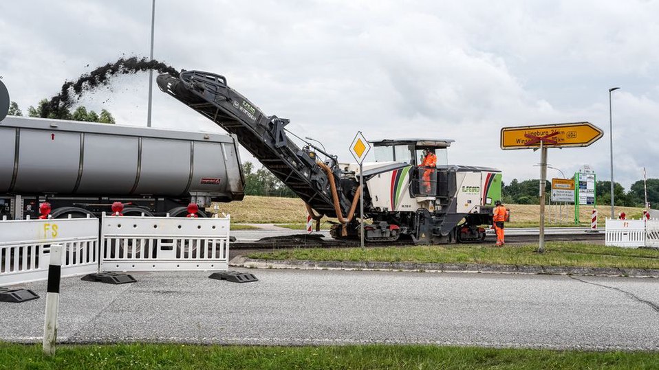 Milling recovers asphalt for processing and reuse