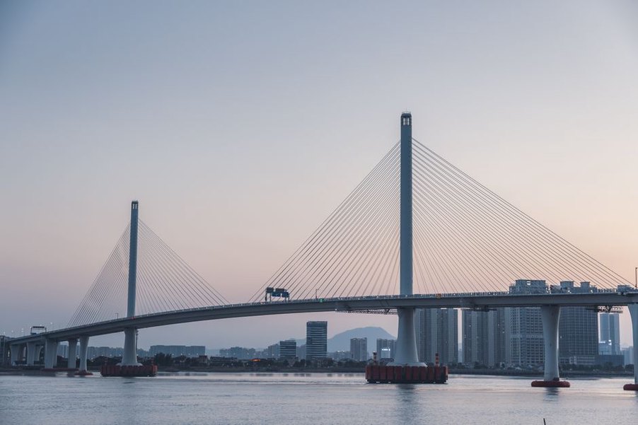 Segmental bridge deck and support system during construction