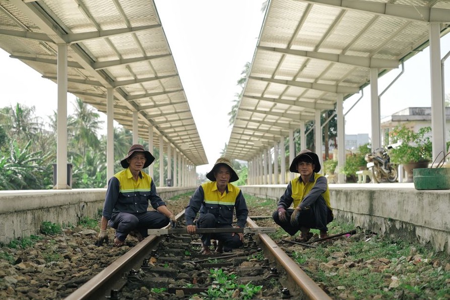 Monitoring equipment beside a railway embankment