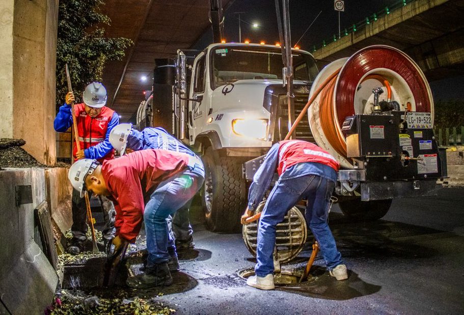 Edge drainage installation during pavement reconstruction