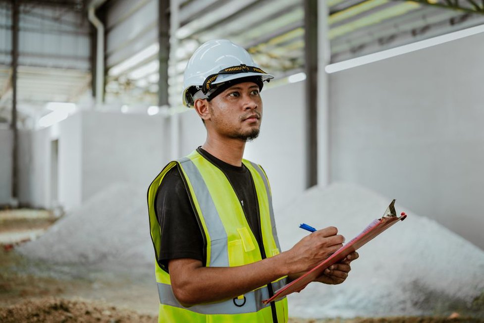 Figure labels receive a check against inspection records