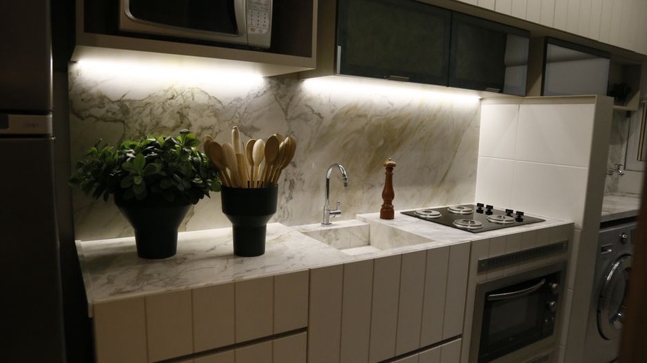 Light reaches the counter beneath wall cabinets