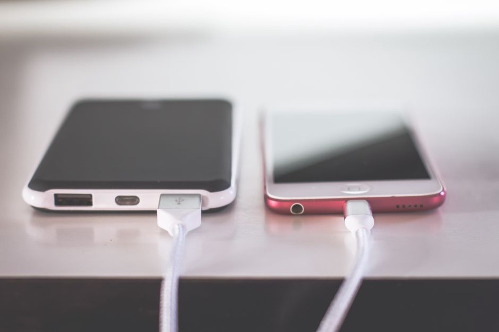 Phone charging on an uncovered work surface