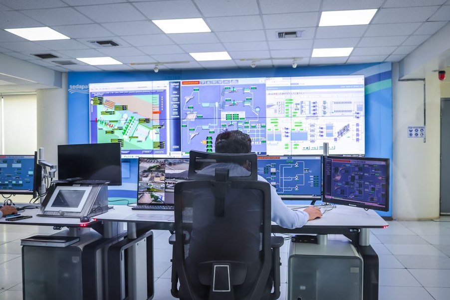 Water-level trends on tunnel operations displays